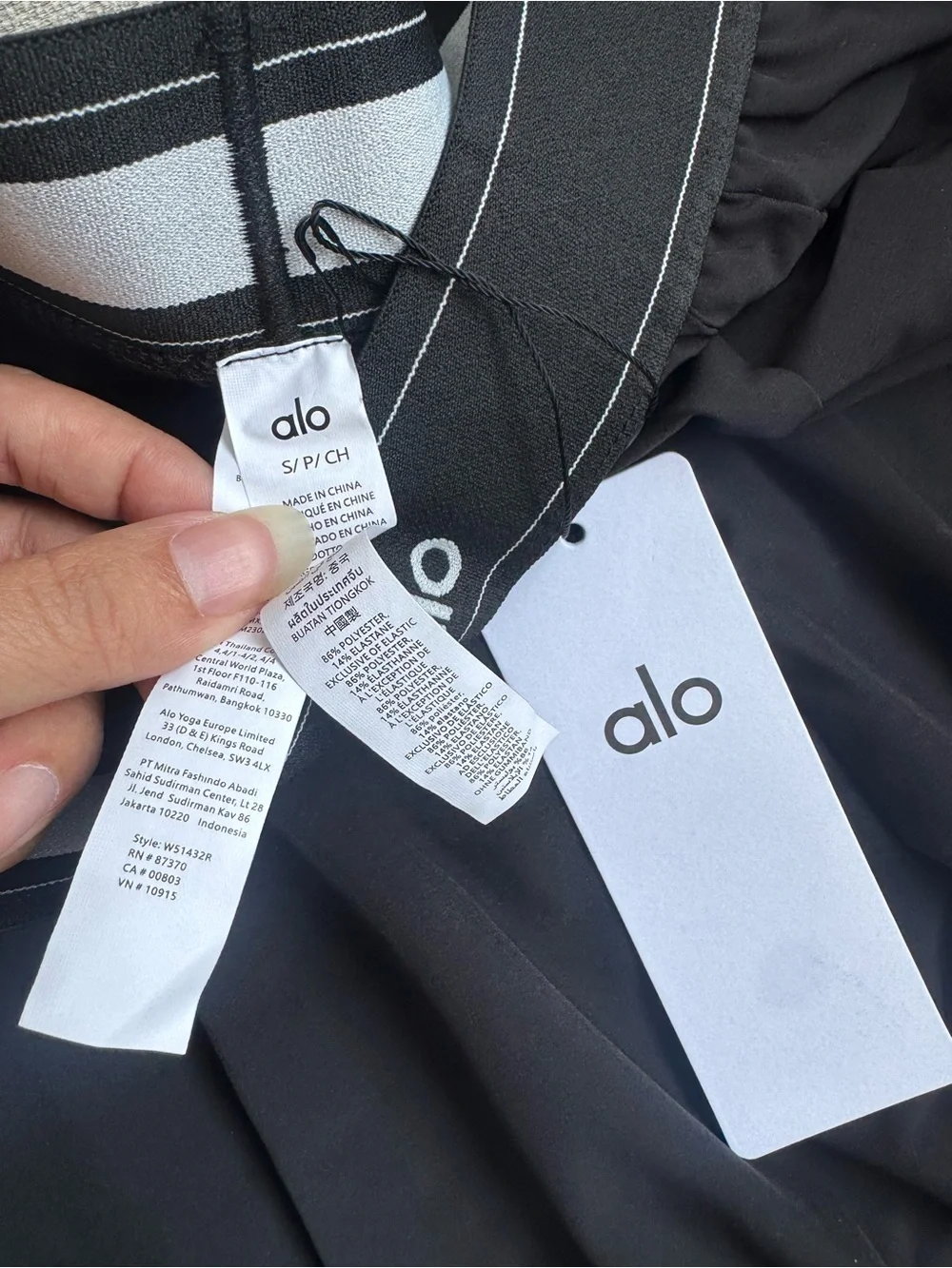 ALO Yoga women Black Athletic Shorts with Gray Waistband